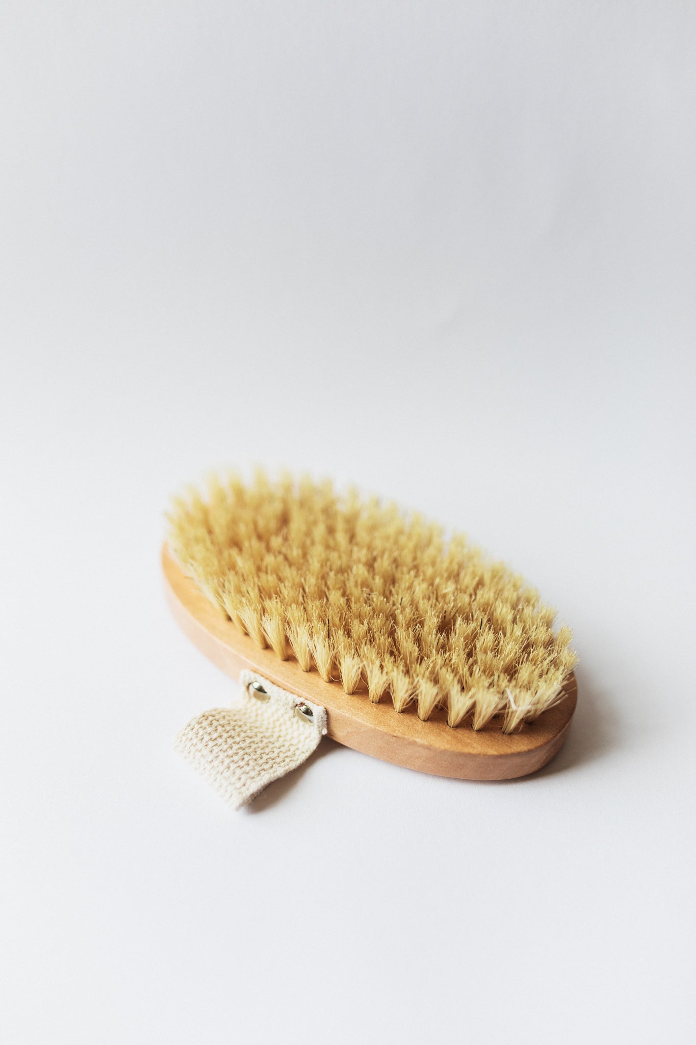 Aura Body Brush